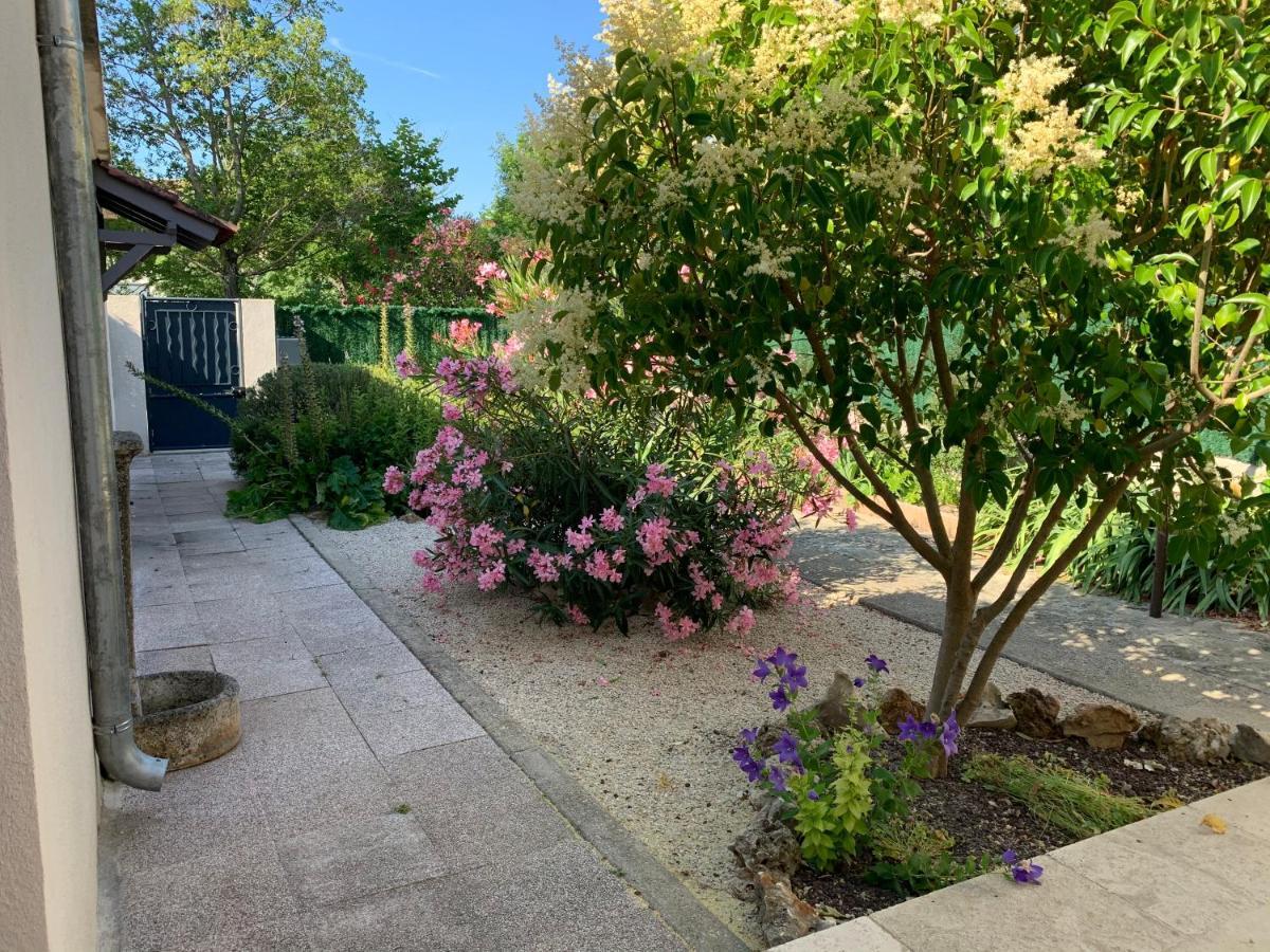 Petite maison près du centre LʼIsle-sur-la-Sorgue Esterno foto