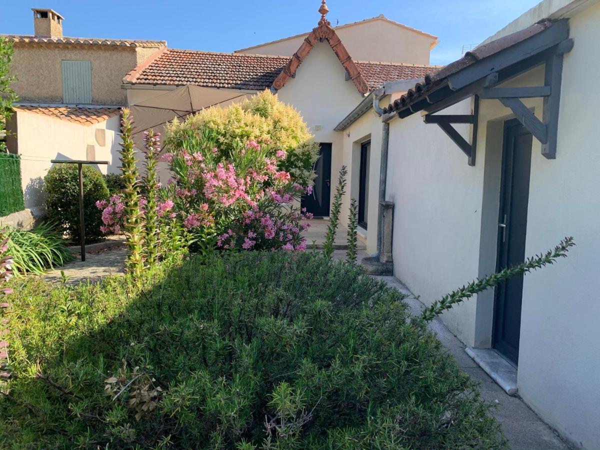 Petite maison près du centre LʼIsle-sur-la-Sorgue Esterno foto
