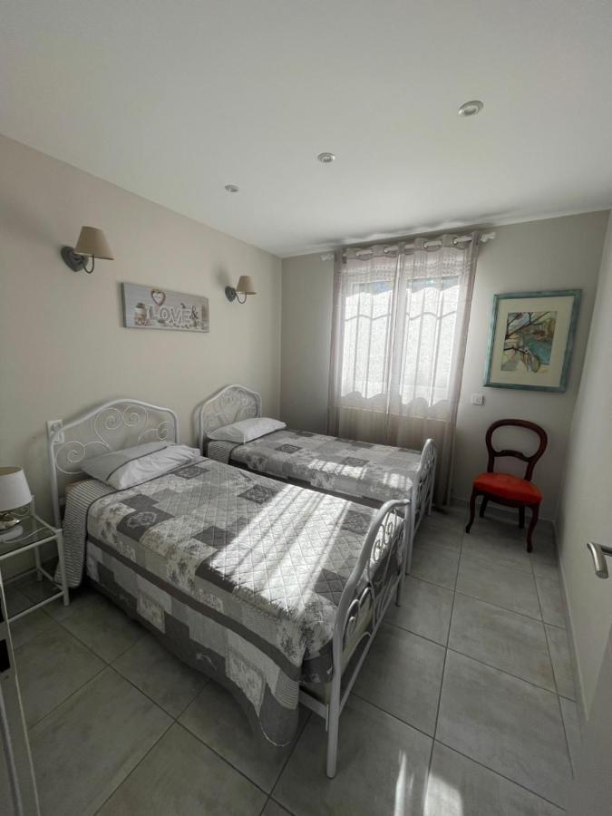 Petite maison près du centre LʼIsle-sur-la-Sorgue Esterno foto